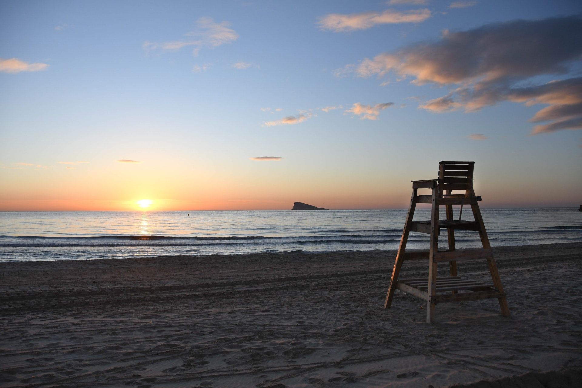 amanecer playa benidorm